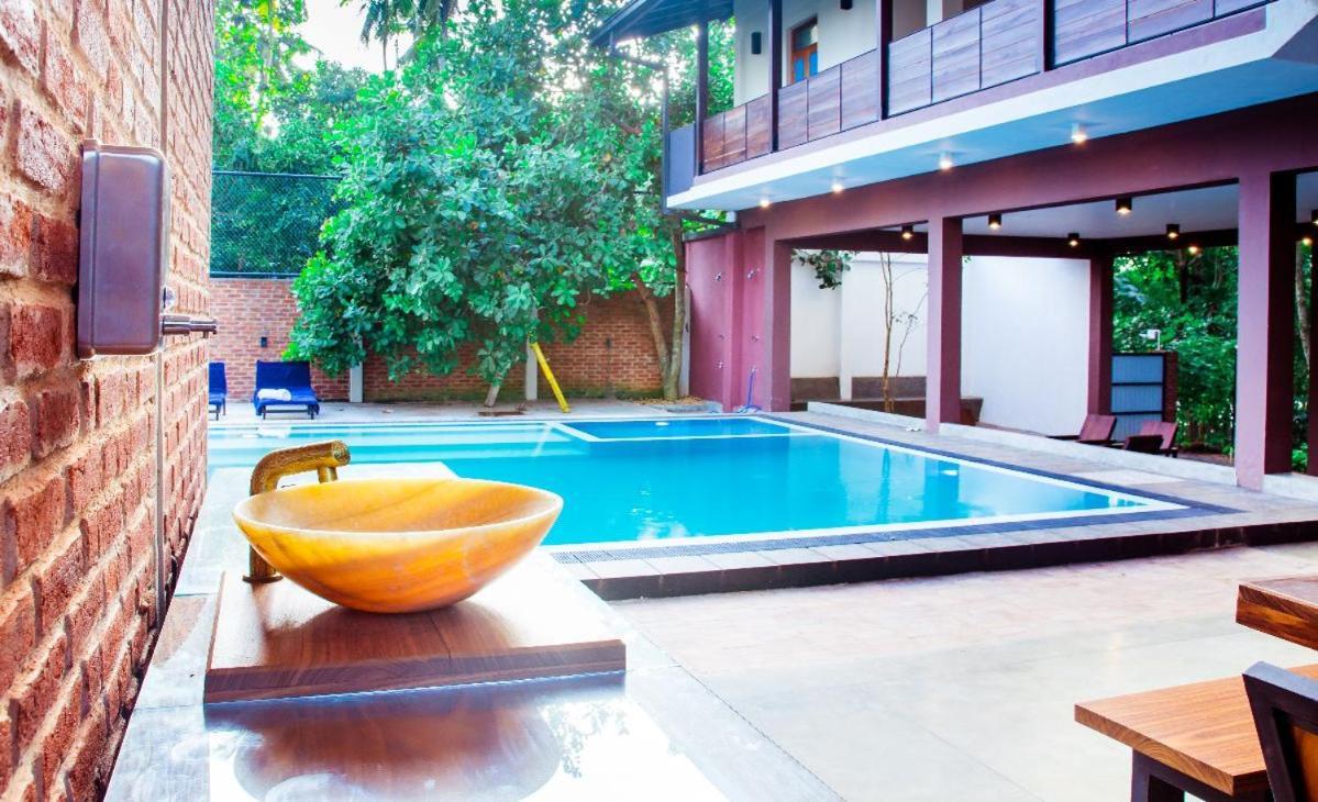 Roshara Nalla Giriulla Exterior photo